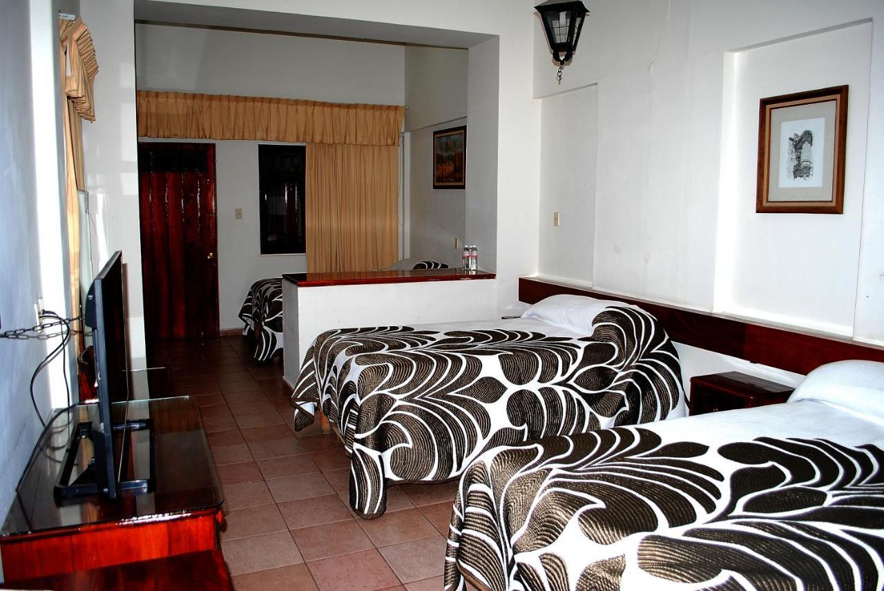Apatzingan de la Constitucion Hotel Posada Del Sol מראה חיצוני תמונה