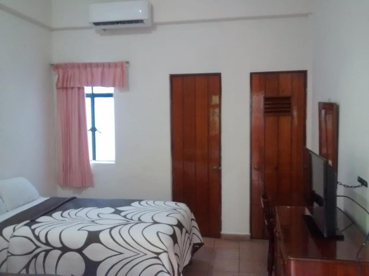 Apatzingan de la Constitucion Hotel Posada Del Sol מראה חיצוני תמונה