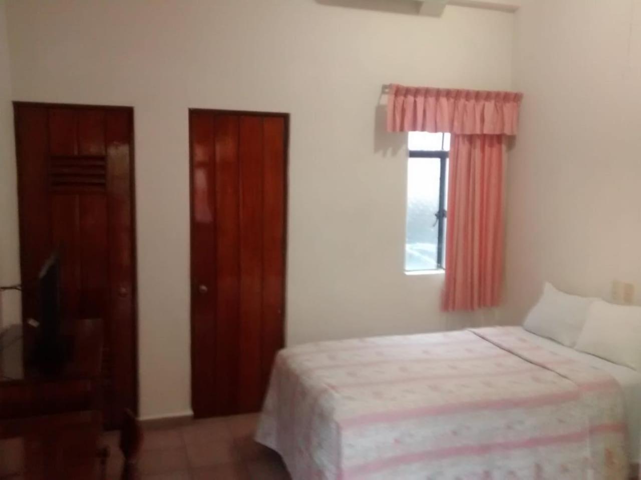 Apatzingan de la Constitucion Hotel Posada Del Sol מראה חיצוני תמונה