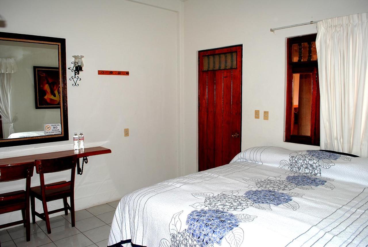 Apatzingan de la Constitucion Hotel Posada Del Sol מראה חיצוני תמונה